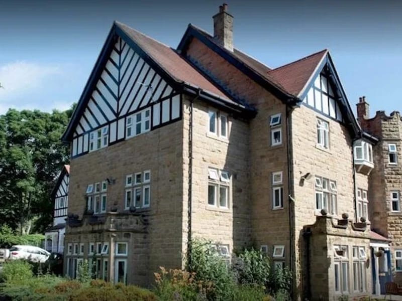 Elmwood Care Home - Nursing Home in Leeds, England photo 2