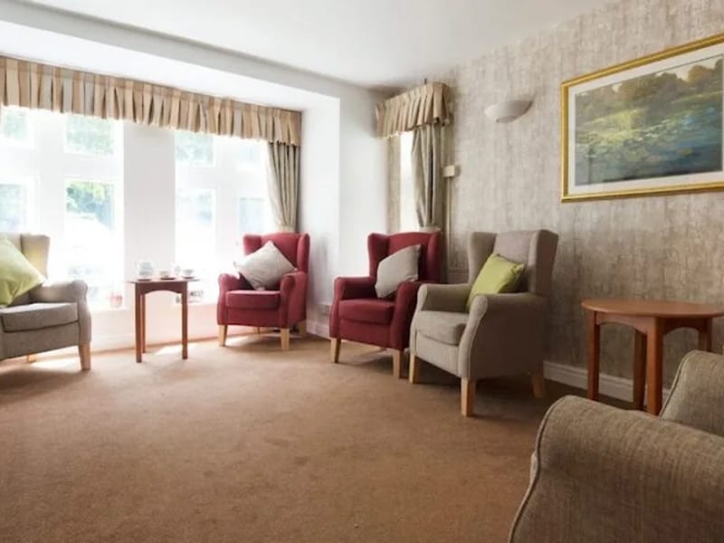 Elmwood Care Home - Nursing Home in Leeds, England photo 3