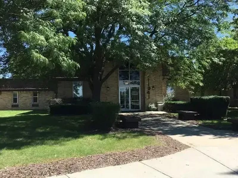 Medilodge of Grand Blanc - Nursing Home in Grand Blanc, MI photo 2