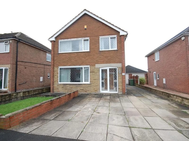 Farfield Drive in Leeds, England photo 3