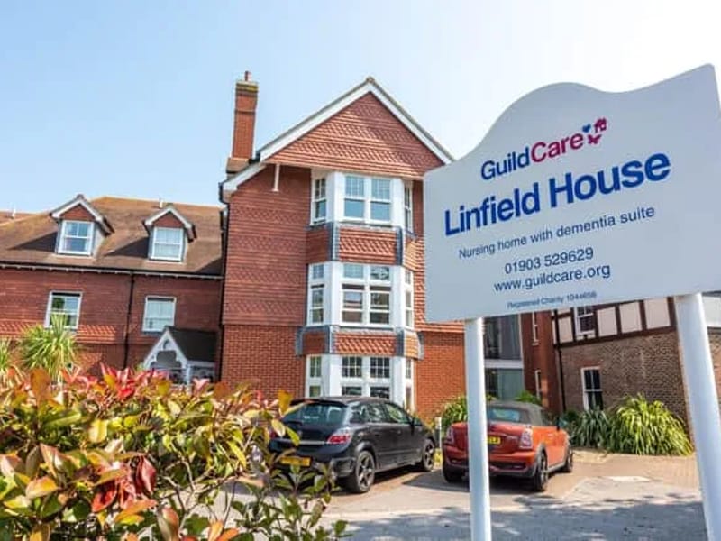 Linfield House - Nursing Home in Worthing, England photo 4