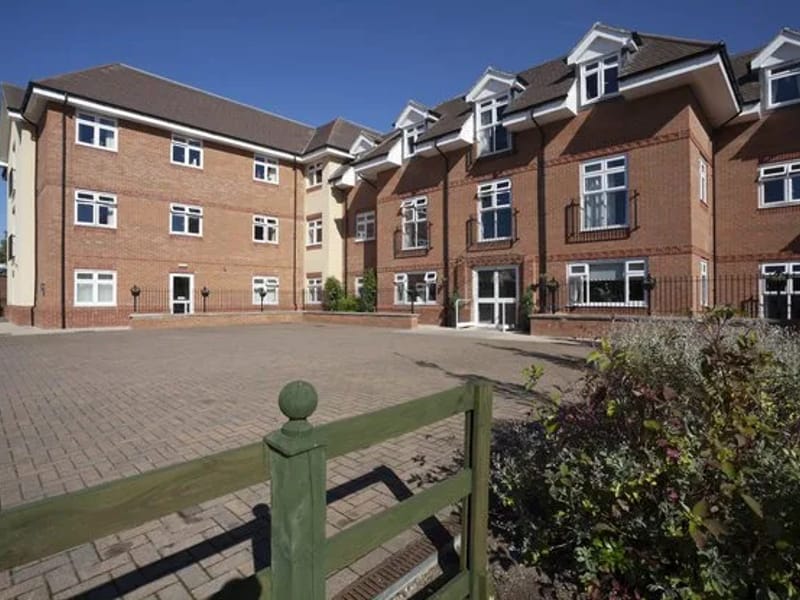 Aaron Court - Nursing Home in Leicester, England photo 2