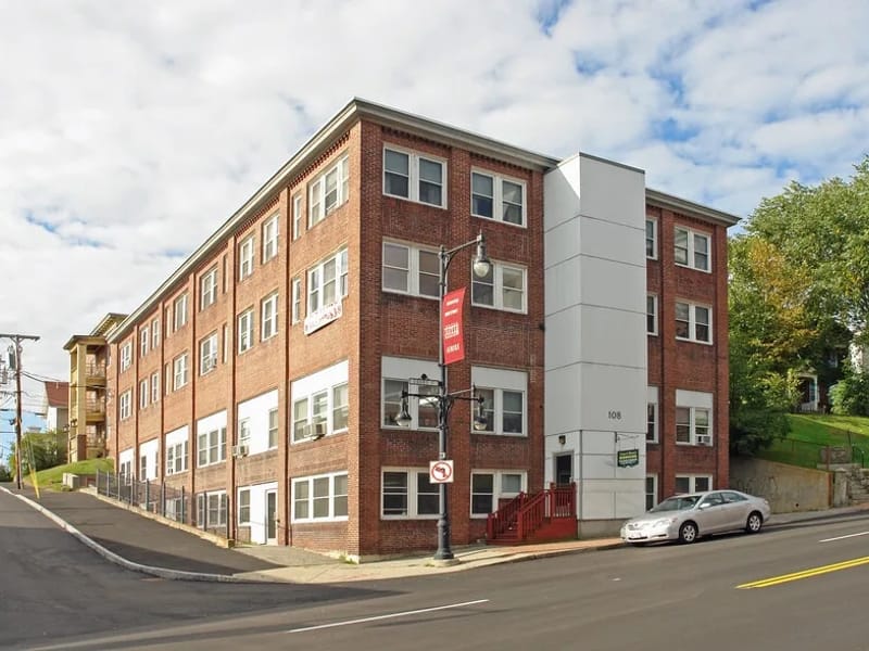 Court Street - Assisted Living in Auburn, ME photo 2