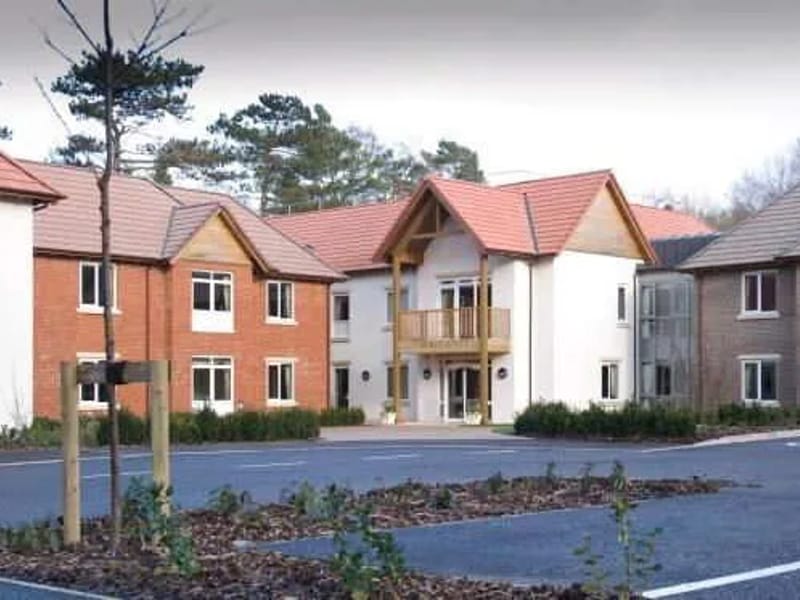 Charters Court Nursing and Residential Home - Nursing Home in East Grinstead, England photo 2