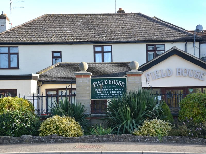 Fieldhouse Care Home - Nursing Home in Rochdale, England photo 3