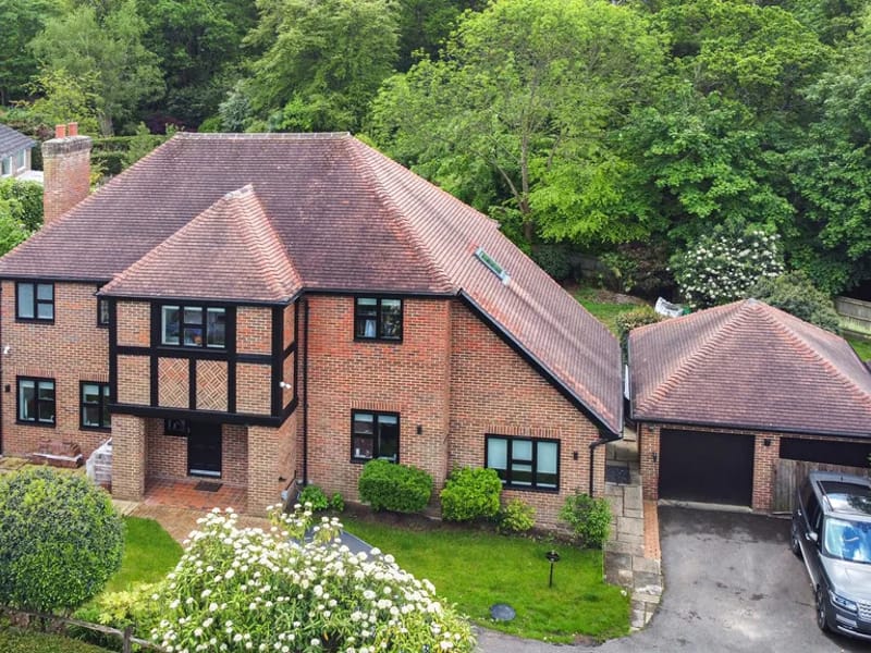 The Four Seasons Trust Limited - 33 Abbotswood - Assisted Living in Guildford, England photo 3