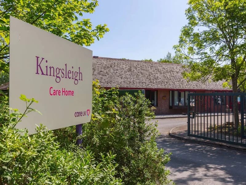 Kingsleigh in Woking, England photo 4