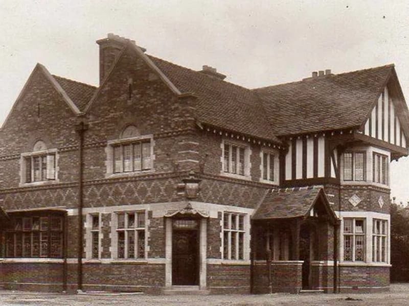 Manor House in Birmingham, England photo 2