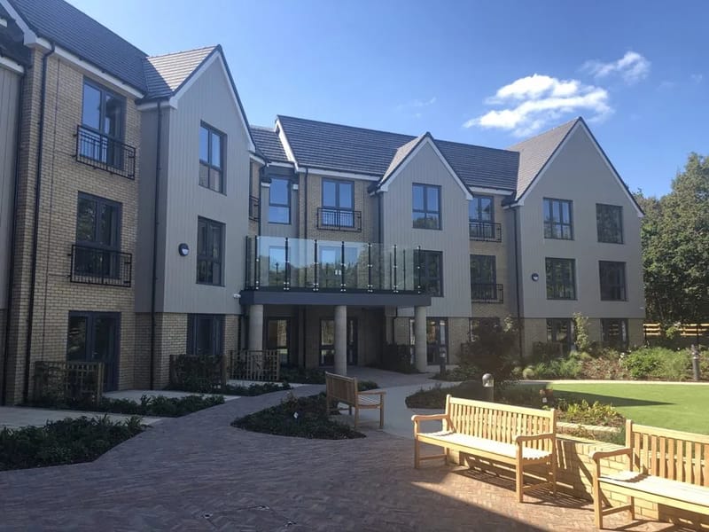 Montfort Manor in Ashford, England photo 1