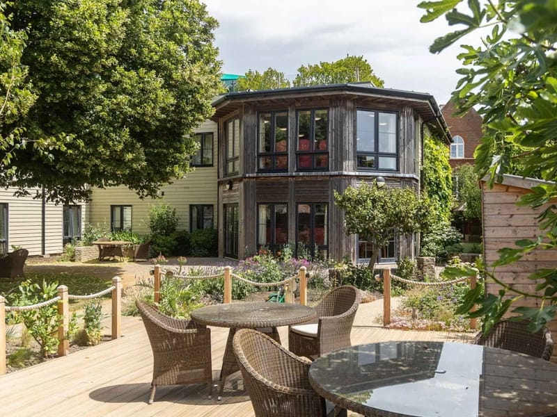 Linden House - Assisted Living in Lymington, England photo 5