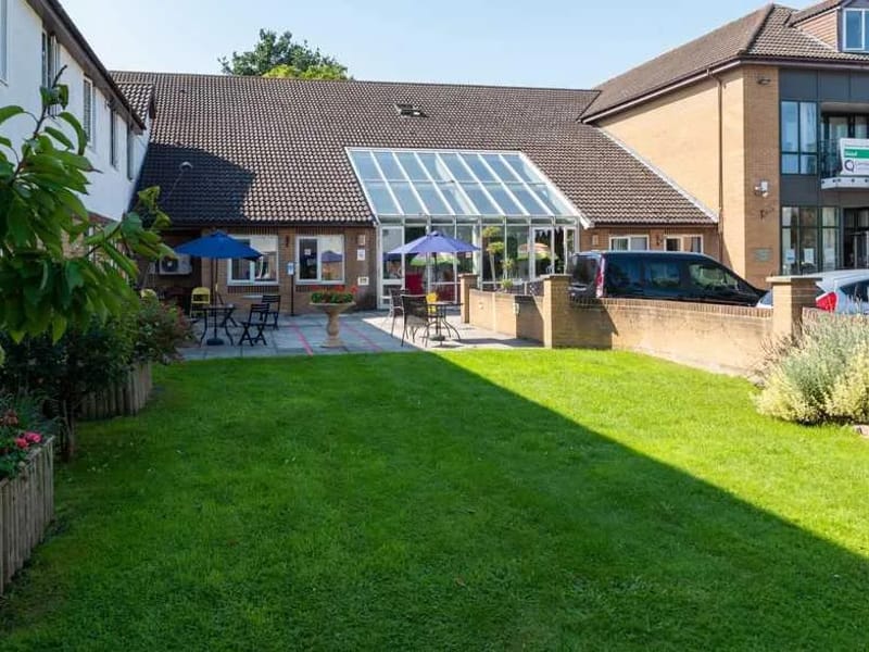 Forest Care Village Elstree and Borehamwood - Assisted Living in Borehamwood, England photo 2