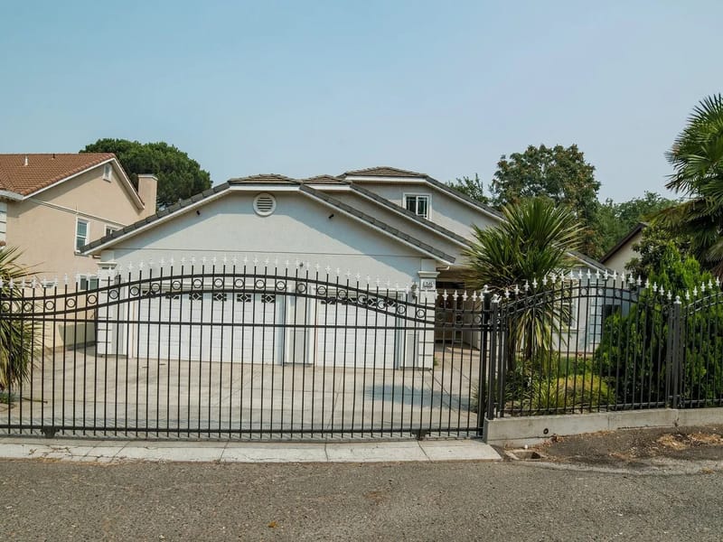Carehaven Valencia - Assisted Living in Citrus Heights, CA photo 3