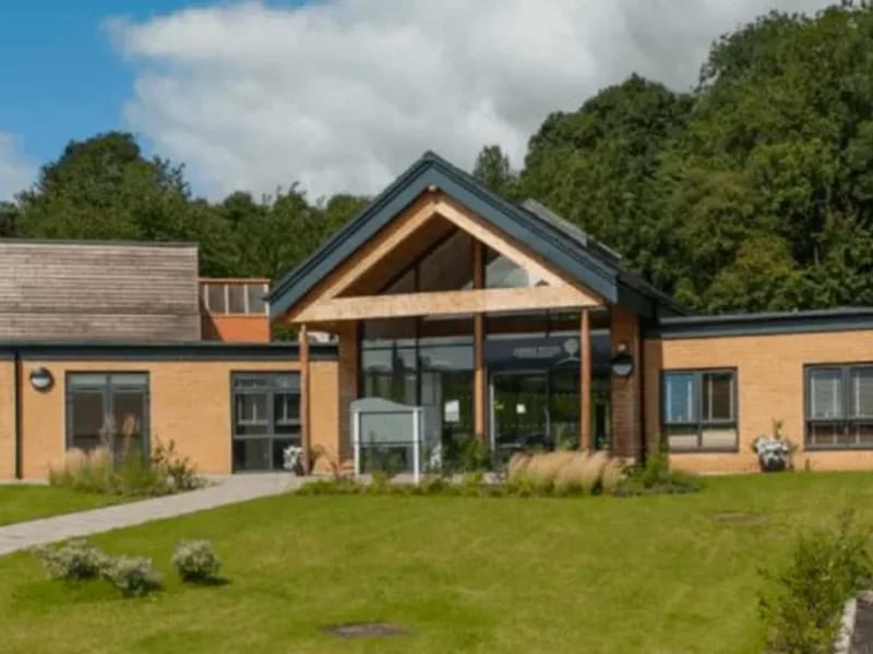 Amber Wood - Assisted Living in Burton-On-Trent, England photo 2