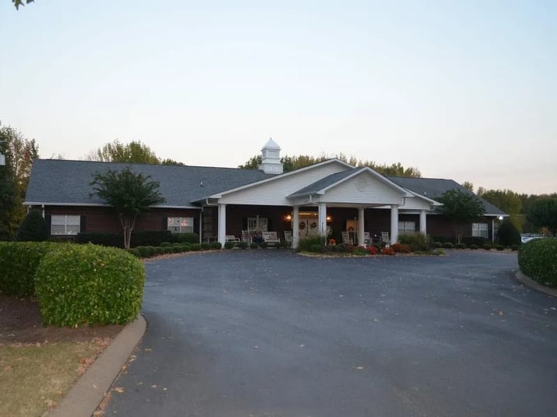 Sugar Creek Retirement Center - Assisted Living in Brownsville, TN photo 2