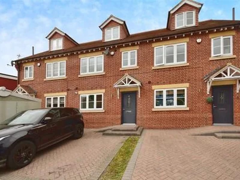 Rose House - Nursing Home in Romford, England photo 2