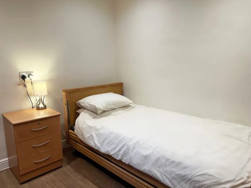 Dean Wood Manor - Assisted Living in Wigan, England photo 2
