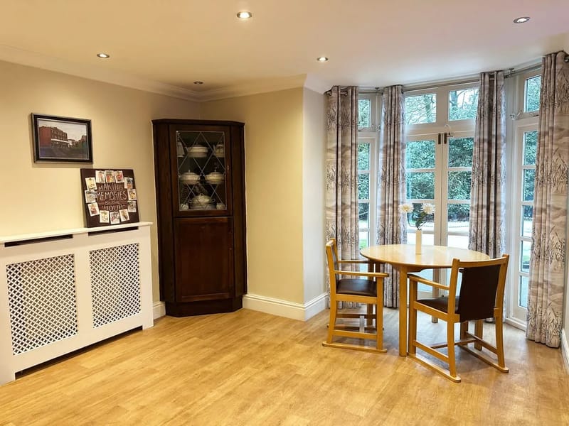 Dean Wood Manor - Assisted Living in Wigan, England photo 3