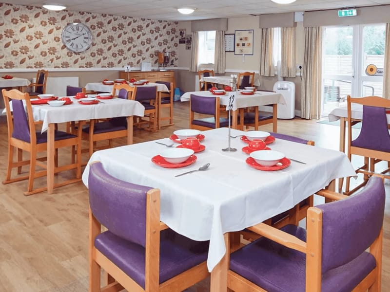 Ashcroft Care Home - Nursing Home in Chesterfield, England photo 2