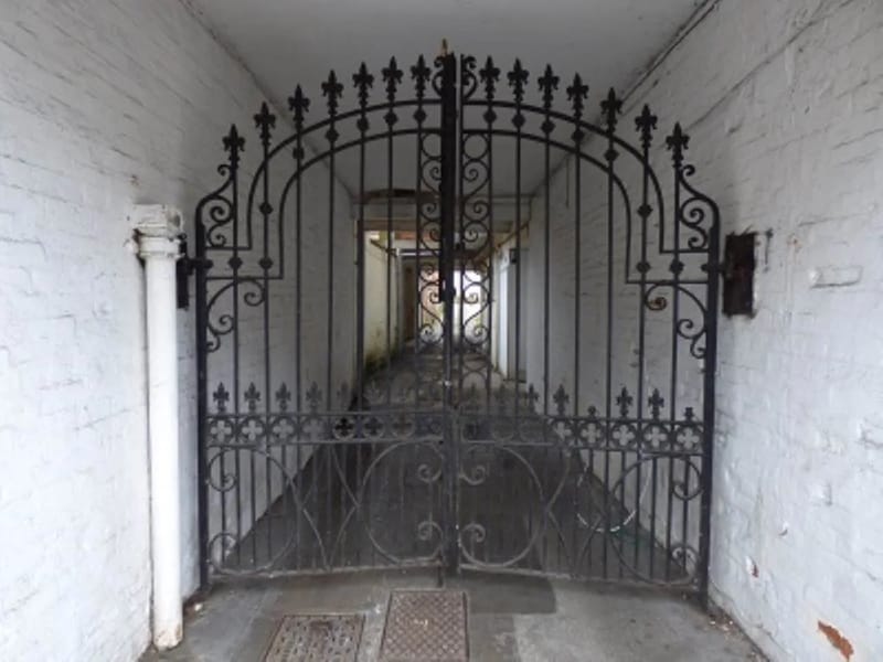 Shaftesbury Court (Manor Close) - Nursing Home in Trowbridge, England photo 2