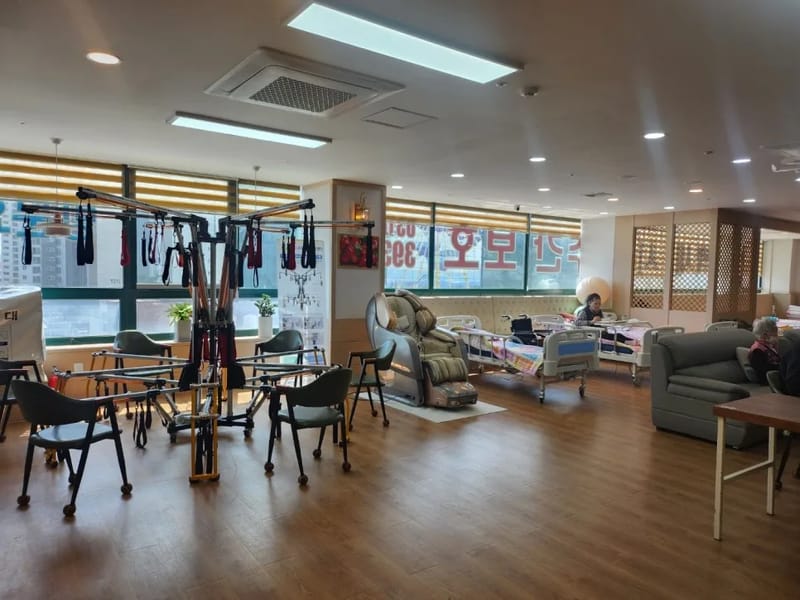 백세시대 노인주간보호센터 - 주간보호 in 중구, 대전광역시 photo 3