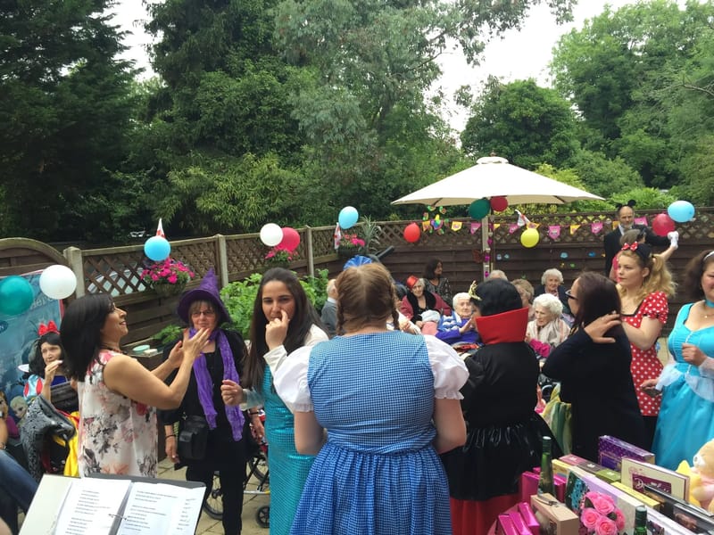 Rosslyn Residential Care - Assisted Living in Watford, England photo 4