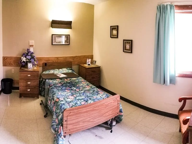East Liverpool Convalescent Centers: No 1 - Adult Day Care in Calcutta, OH photo 2