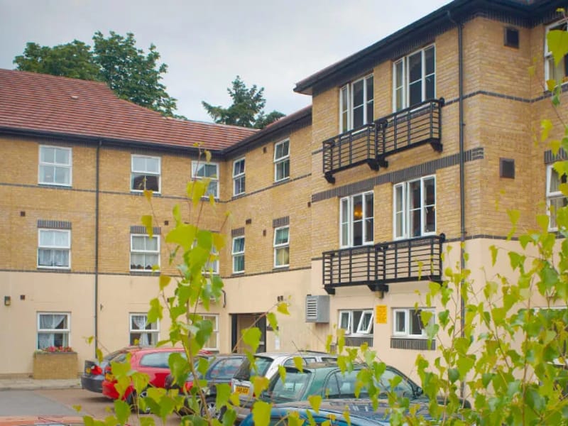 Amberley Lodge - Purley - Assisted Living in Purley, England photo 2