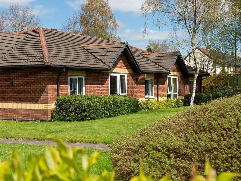 Linden House Care Home in Rochdale, England photo 4