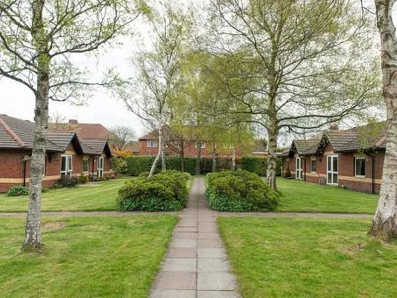 Linden House Care Home in Rochdale, England photo 2