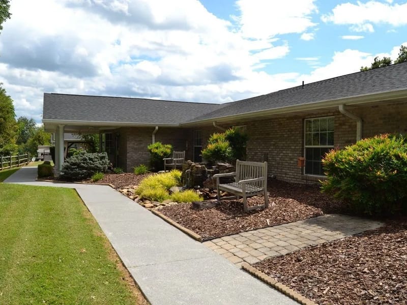 Hillview Health Center — Nursing Home, Elizabethton, TN · photo 2