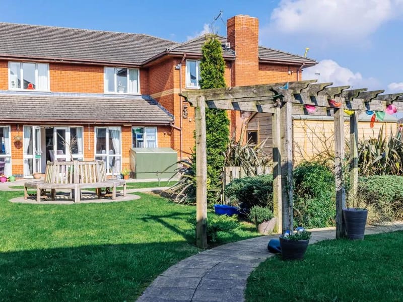 Lawton Rise Care Home - Nursing Home in Stoke-On-Trent, England photo 2