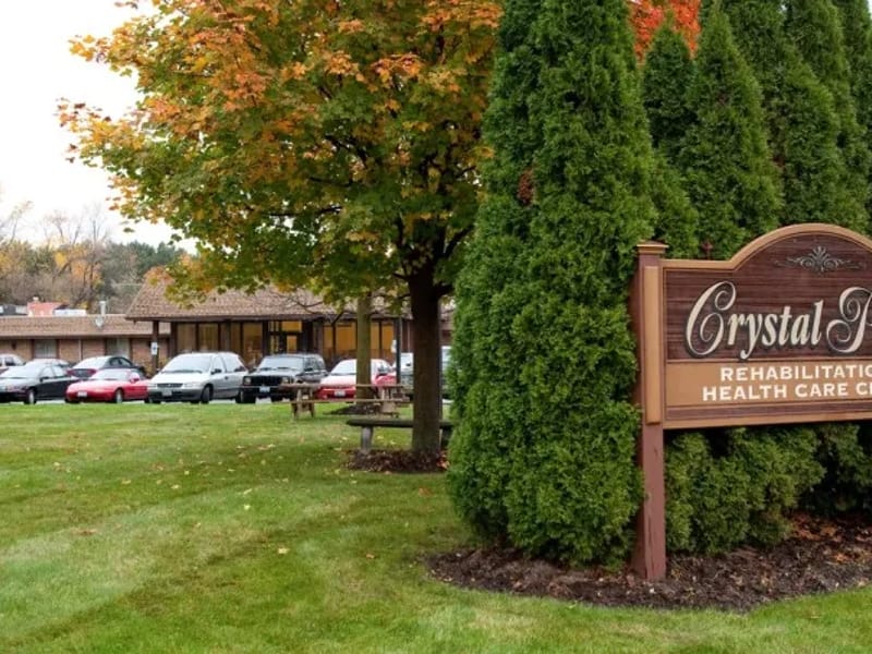 Crystal Pines Rehab & Hcc - Nursing Home in Crystal Lake, IL photo 2