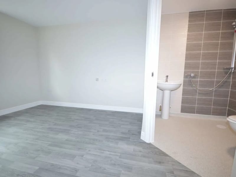 Broomhill Care Centre - Nursing Home in Chesterfield, England photo 2