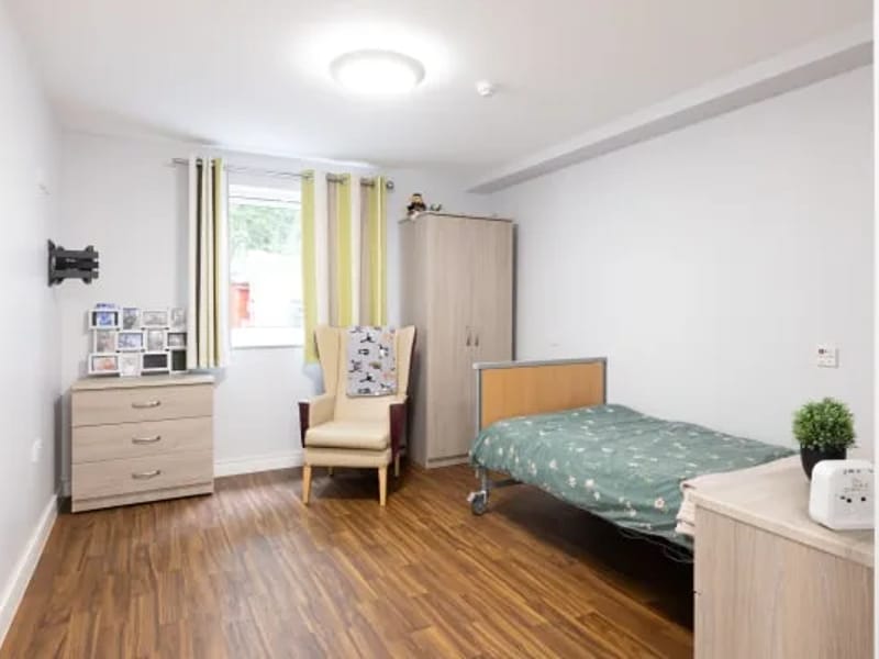 Oaklands Care Home - Nursing Home in Mansfield, England photo 3