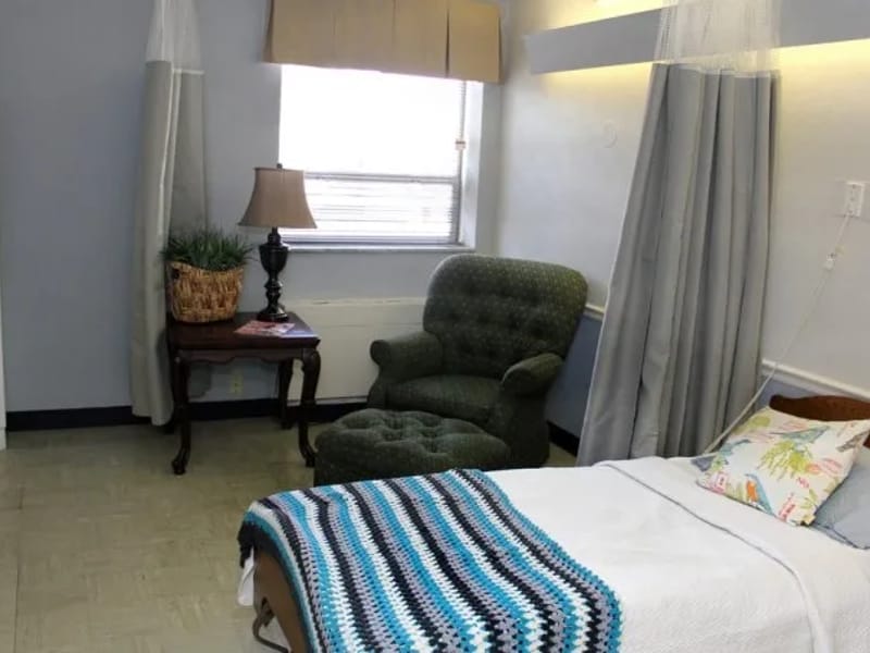 Arcadia Care on the Hill - Nursing Home in Springfield, IL photo 3