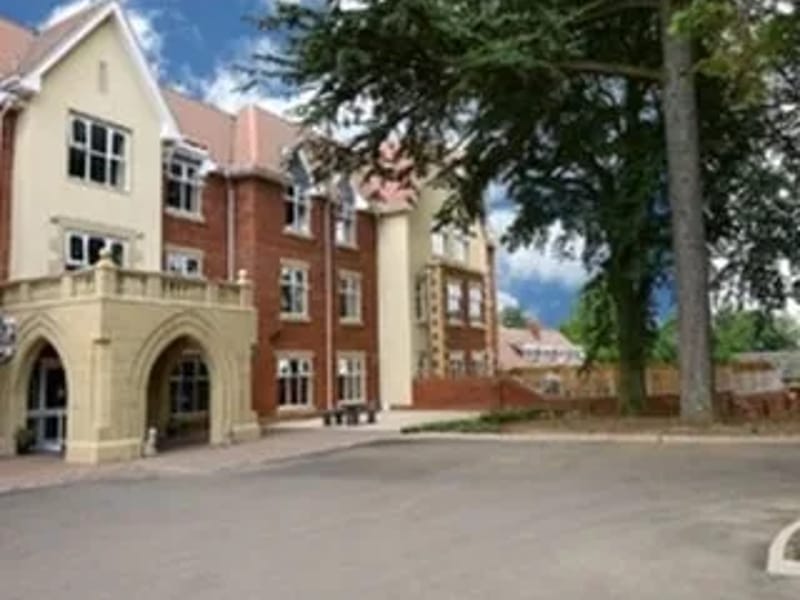 Wisteria Lodge - Nursing Home in Watford, England photo 3