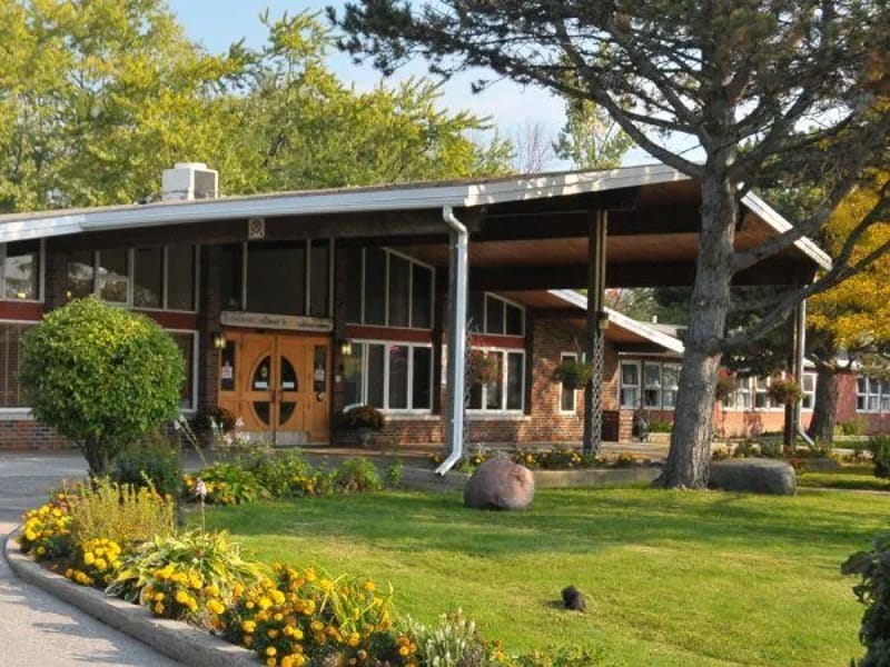 Extendicare/Guildwood Villa - Nursing Home in Scarborough, ON photo 1