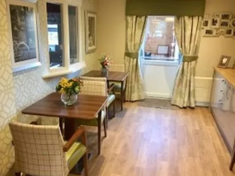 Ferndale Court Nursing Home - Nursing Home in Widnes, England photo 2