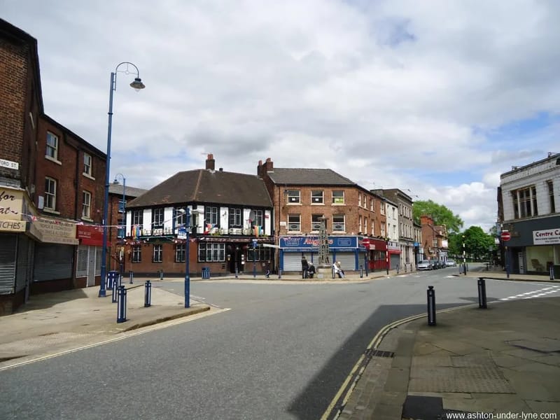 Elliot House - Assisted Living in Ashton-Under-Lyne, England photo 3