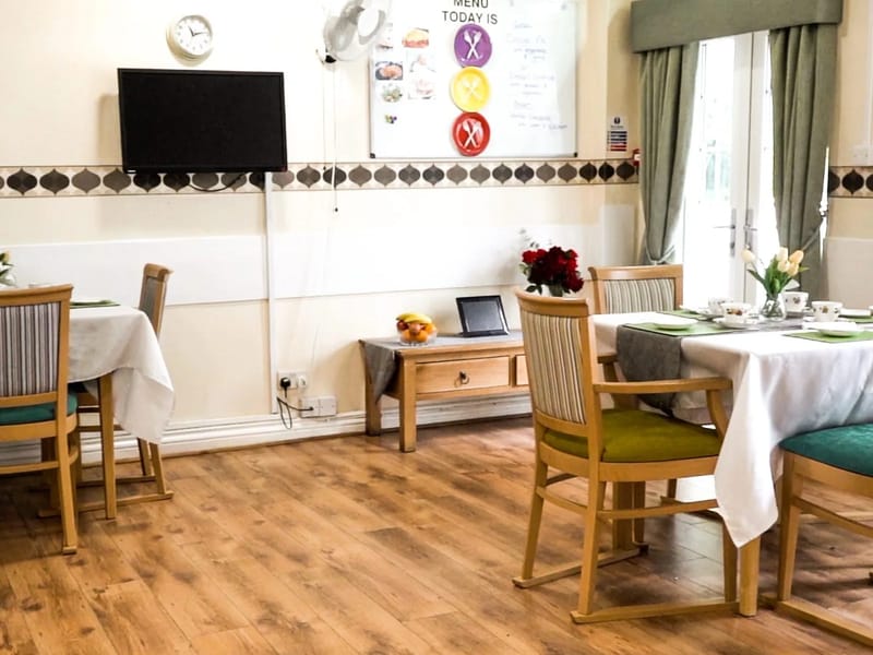 Langdale Heights - Nursing Home in Derby, England photo 2