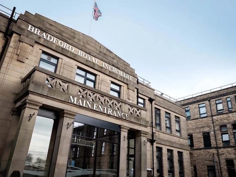 Bradford Royal Infirmary - Hospital in Bradford, England photo 2