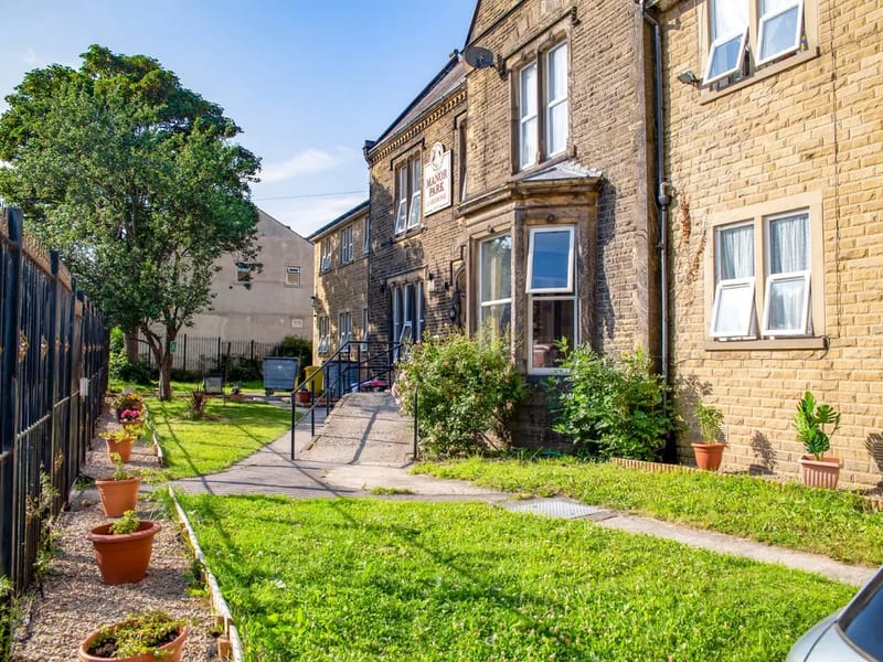 Manor Park Care Home - Assisted Living in Keighley, England photo 3