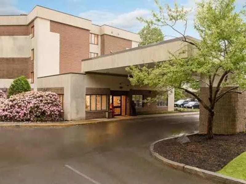 Life Care Center of the North Shore - Nursing Home in Lynn, MA photo 2