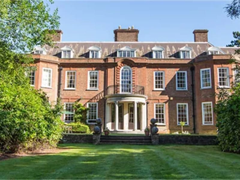 Kingswood Court Care Home - Nursing Home in Tadworth, England photo 3