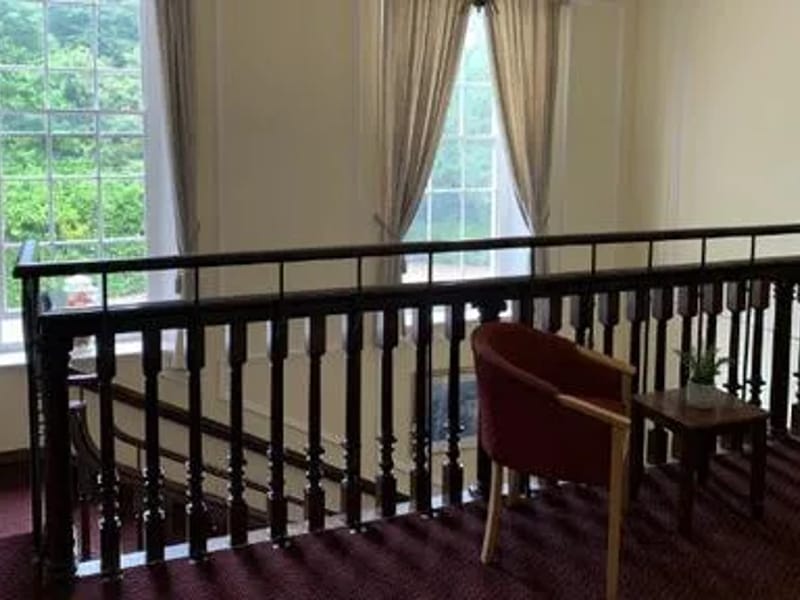 Kingswood Court Care Home - Nursing Home in Tadworth, England photo 2
