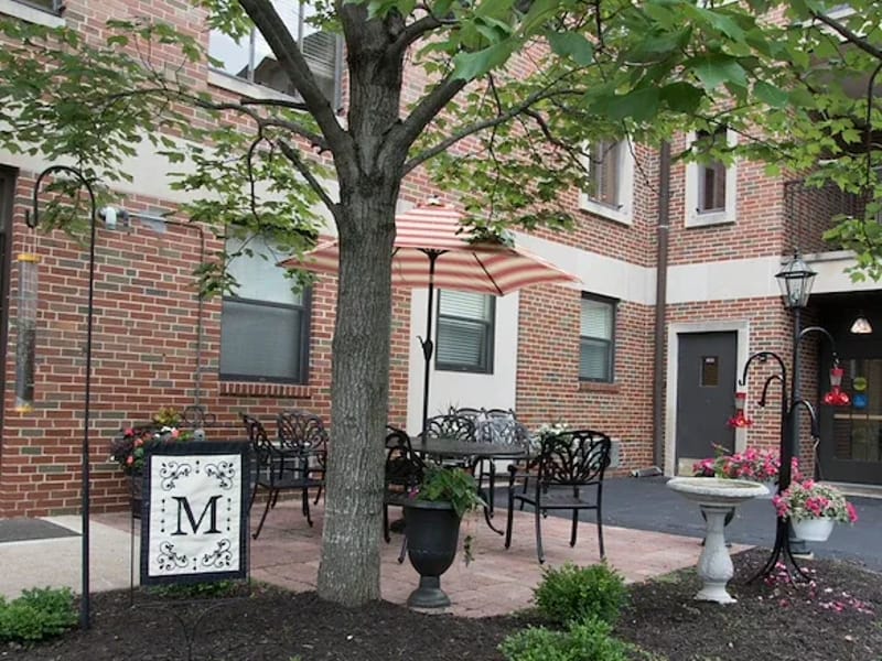 Lauren Meadows Wellness & Rehabilitation - Nursing Home in Saint Charles, MO photo 2