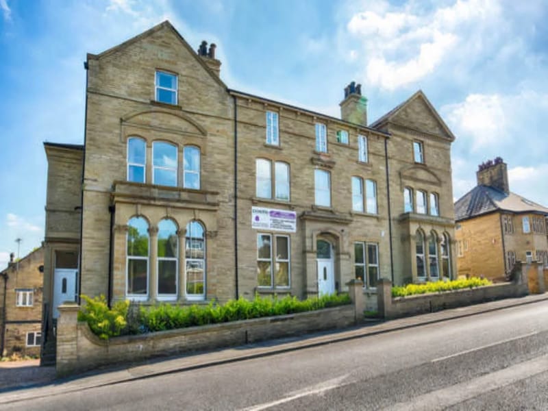 Emm Lane Care Home - Assisted Living in Bradford, England photo 2