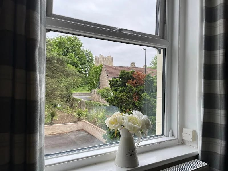 The Dale Residential Home - Nursing Home in Doncaster, England photo 3