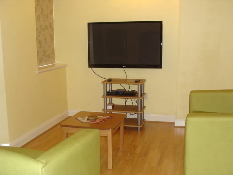 Imperial Lodge - Assisted Living in Hayes, England photo 2