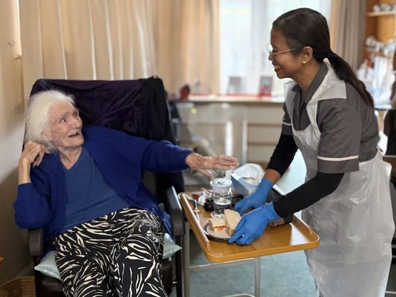 SD Care Agency - In-Home Care in Guildford, England photo 9